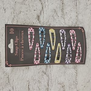 Adorable colored flower spotted snap clips